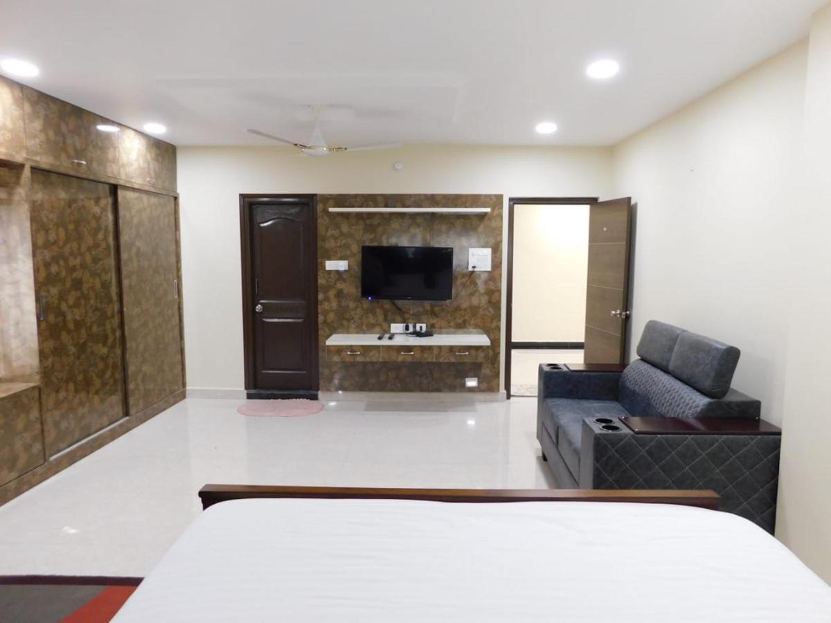 Voila Atnest Kokapet, Business 3*